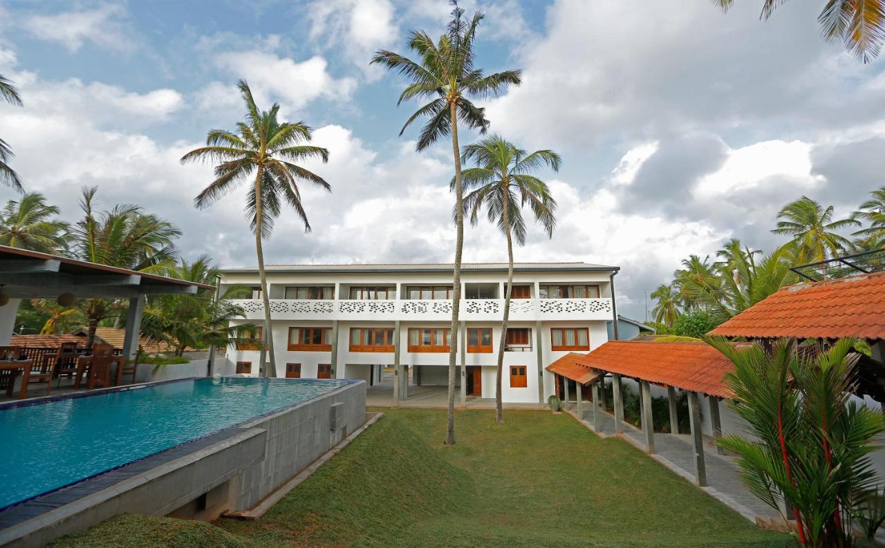 The Beach Boutique Uswetakeiyawa Exterior photo